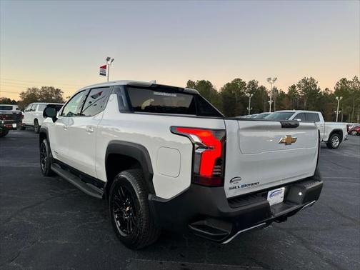 2025 Chevrolet Silverado EV LT