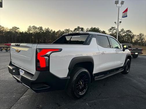 2025 Chevrolet Silverado EV LT