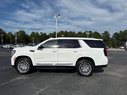 2025 GMC Yukon Elevation