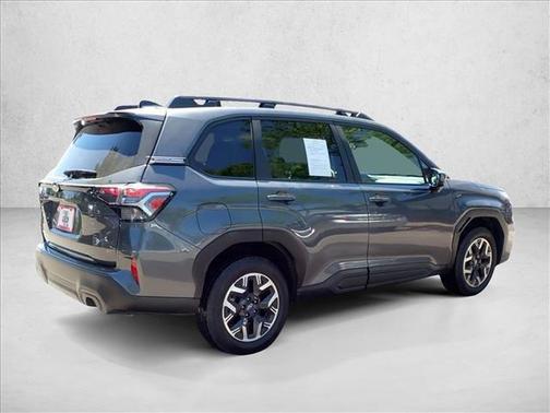 Magnetite Gray Metallic 2025 Subaru Forester Premium