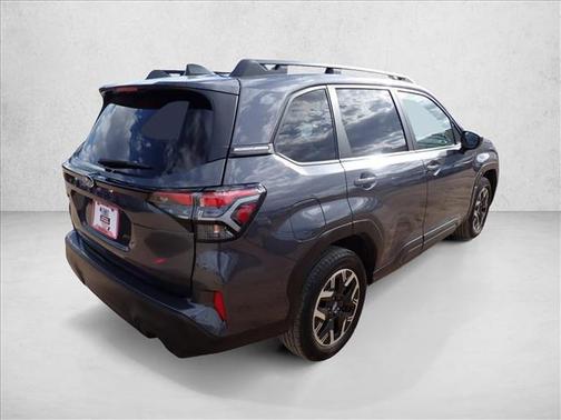 Magnetite Gray Metallic 2025 Subaru Forester Premium