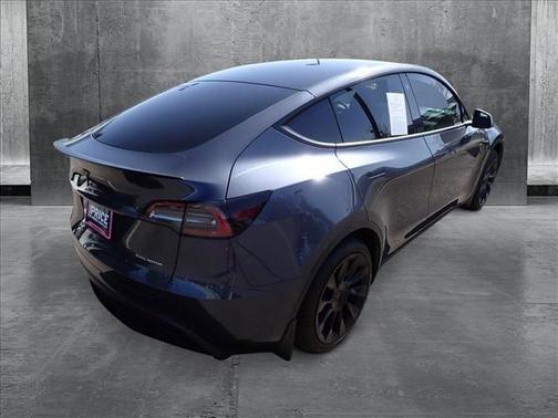 2022 Tesla Model Y Long Range Dual Motor All-Wheel Drive