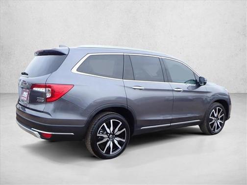 2022 Honda Pilot Touring 8-Passenger