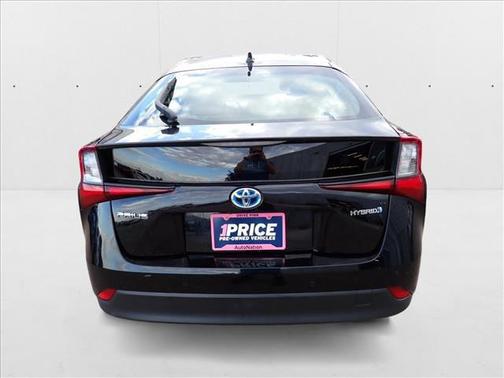 2022 Toyota Prius LE
