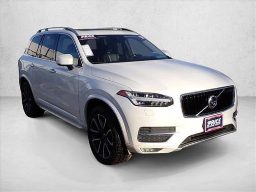 2017 Volvo XC90 T6 Momentum