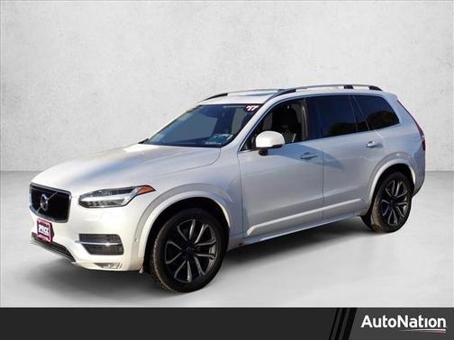2017 Volvo XC90 T6 Momentum