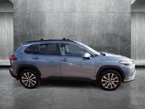 2022 Toyota Corolla Cross XLE