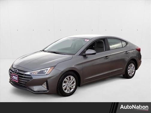 2019 Hyundai ELANTRA SE