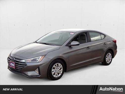 2019 Hyundai ELANTRA SE
