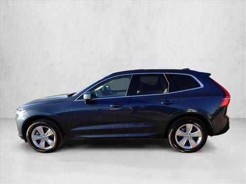 2022 Volvo XC60 Momentum