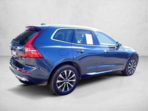 2023 Volvo XC60 B5 Plus Bright Theme
