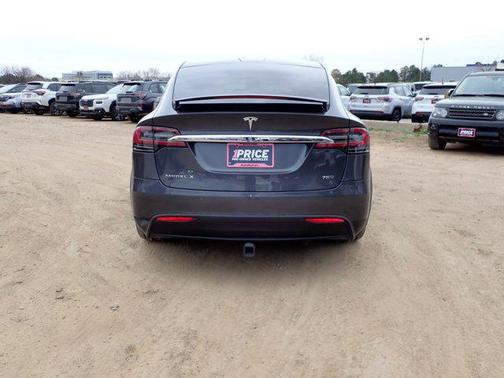 Silver Metallic 2018 Tesla Model X 75D