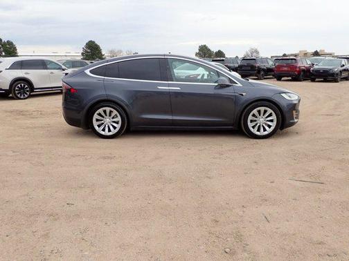 Silver Metallic 2018 Tesla Model X 75D