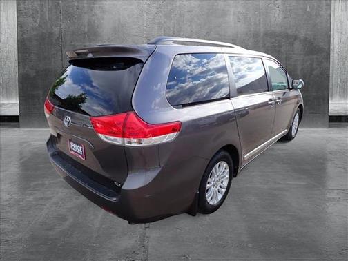 2012 Toyota Sienna XLE
