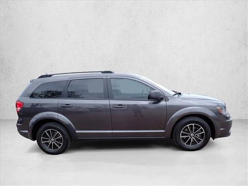 Granite Pearlcoat 2018 Dodge Journey SE