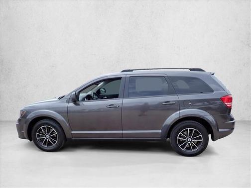Granite Pearlcoat 2018 Dodge Journey SE
