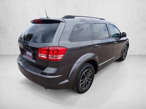 Granite Pearlcoat 2018 Dodge Journey SE