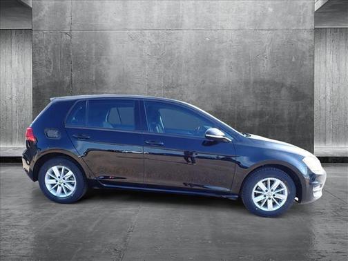 2017 Volkswagen Golf TSI S 4-Door