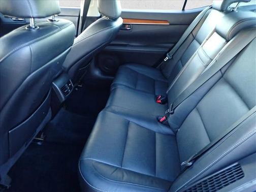 2013 Lexus ES 300h Base