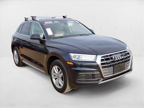 2020 Audi Q5 45 Titanium Premium