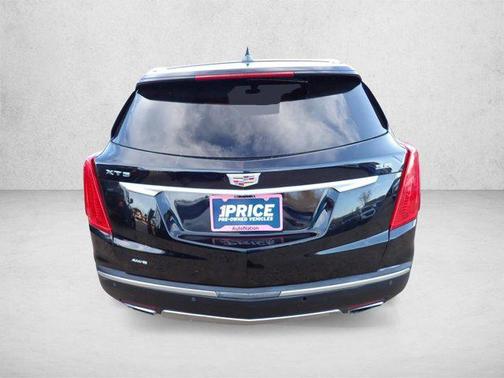Stellar Black Metallic 2017 Cadillac XT5 Platinum
