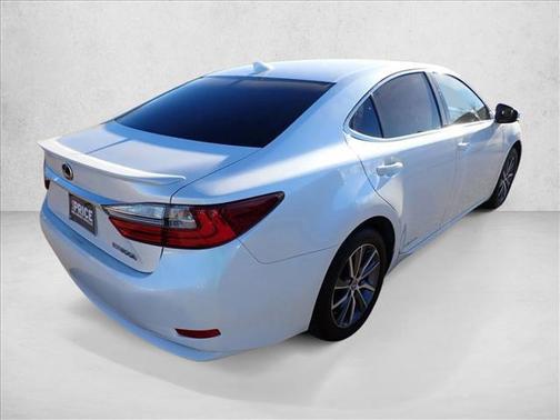 2016 Lexus ES 300h Base