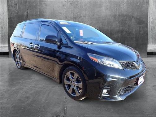 2020 Toyota Sienna SE