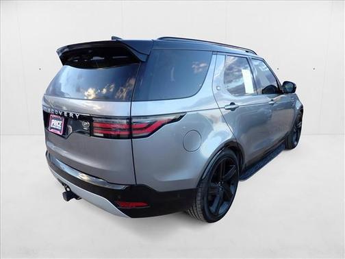 2023 Land Rover Discovery P360 Metropolitan Edition