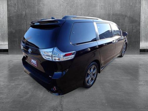 2018 Toyota Sienna SE