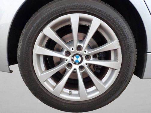 Glacier Silver Metallic 2017 BMW 320 i