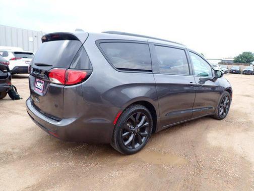 2019 Chrysler Pacifica Touring-L Plus