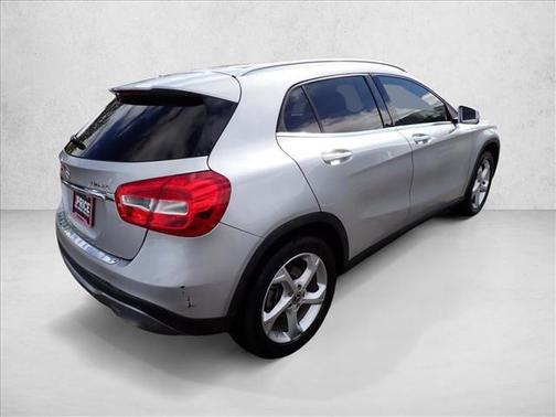 Polar Silver Metallic 2018 Mercedes-Benz GLA 250 4MATIC