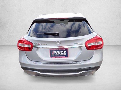 Polar Silver Metallic 2018 Mercedes-Benz GLA 250 4MATIC
