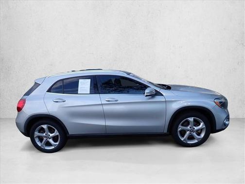 Polar Silver Metallic 2018 Mercedes-Benz GLA 250 4MATIC
