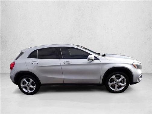 Polar Silver Metallic 2018 Mercedes-Benz GLA 250 4MATIC