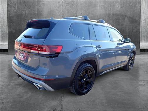 2024 Volkswagen Atlas 2.0T SE w/Technology 4MOTION