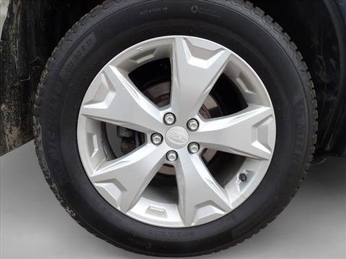 Satin White Pearl 2014 Subaru Forester 2.5i Premium