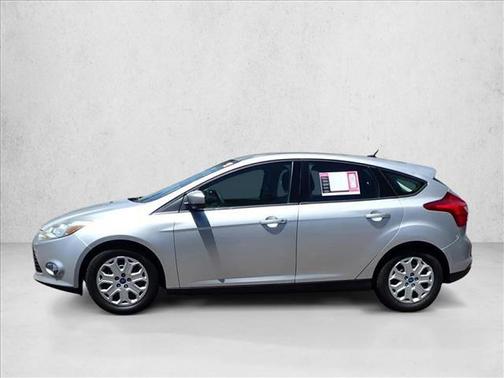 Ingot Silver Metallic 2012 Ford Focus SE