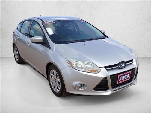 Ingot Silver Metallic 2012 Ford Focus SE