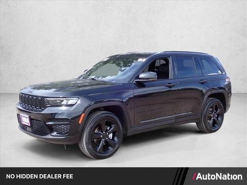 Diamond Black Crystal Pearlcoat 2023 Jeep Grand Cherokee Altitude