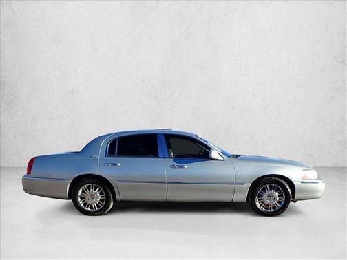 2007 Lincoln Town Car Signature