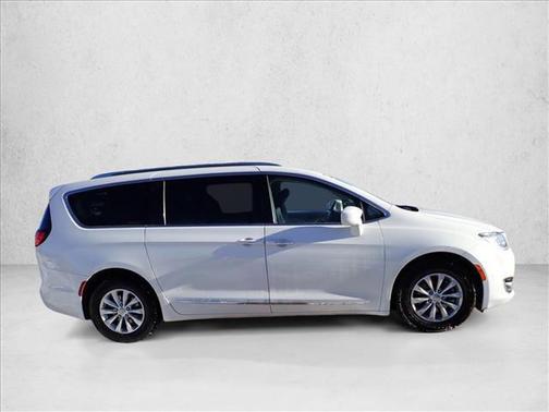 2018 Chrysler Pacifica Touring-L