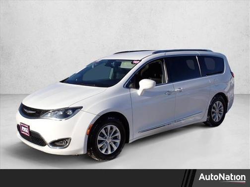 2018 Chrysler Pacifica Touring-L