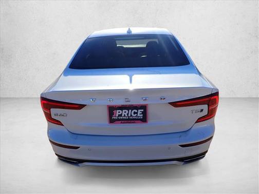 2021 Volvo S60 T5 Momentum