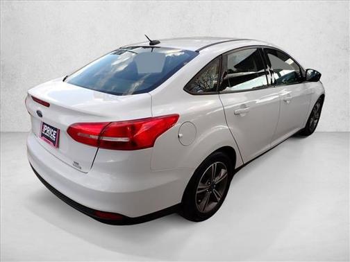 Oxford White 2018 Ford Focus SE