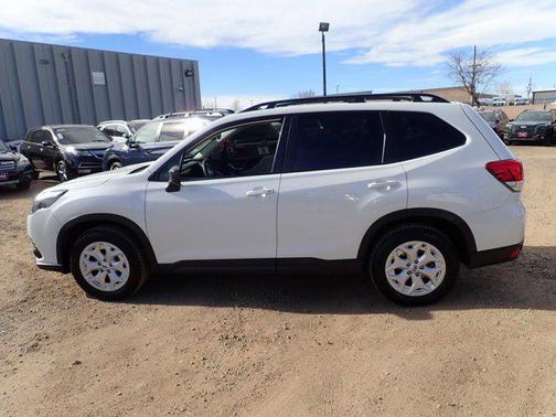 2023 Subaru Forester Base