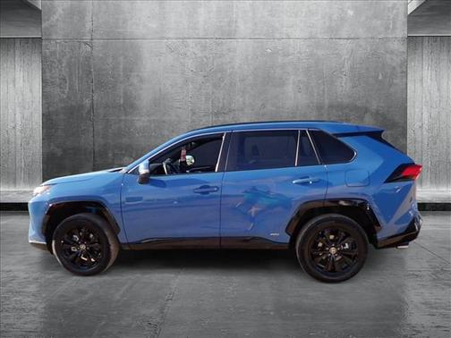 2022 Toyota RAV4 Hybrid SE