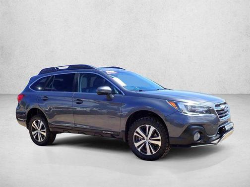 Magnetite Gray Metallic 2018 Subaru Outback 3.6R Limited