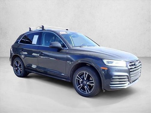 Daytona Gray Pearl Effect 2020 Audi Q5 Premium Plus 55 TFSI e quattro S tronic