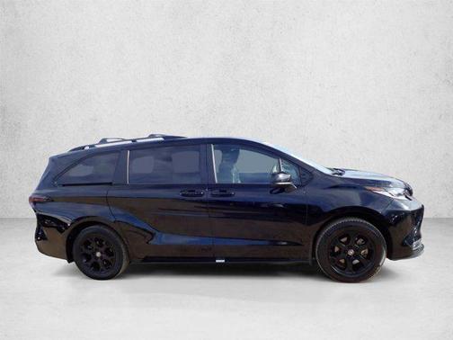 Midnight Black Metallic 2025 Toyota Sienna Woodland Edition